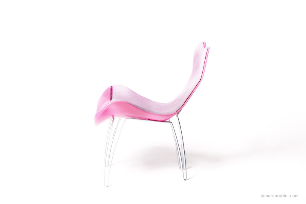 giorgio armani happy chair emoticon