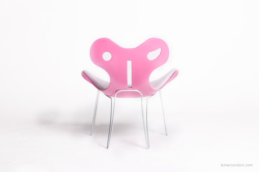 giorgio armani happy chair emoticon