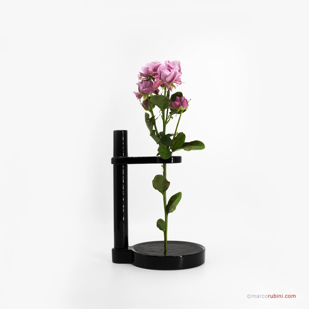 Vaso design fiori nero